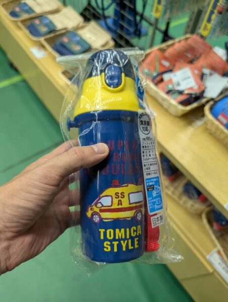 トミカグッズも販売されている